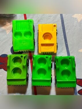 Vintage 1970’s fisher price little people cars 5 in lot